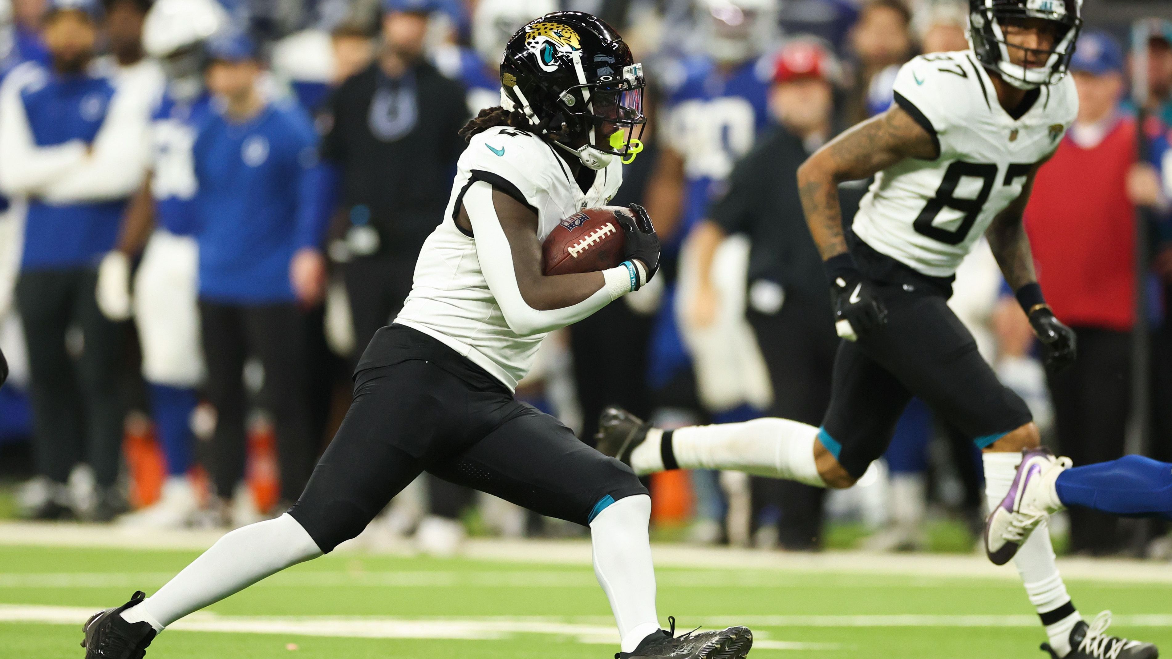 <strong>AFC South: Jacksonville Jaguars</strong><br>Woche 1: vs. Panthers<br>Woche 2: at Bengals<br>Woche 3: vs. Texans<br>Woche 4: at 49ers (MNF)<br>Woche 5: vs. Chiefs<br>Woche 6: vs. Seahawks<br>Woche 7: vs. Rams in London<br>Woche 8: Bye<br>Woche 9: at Raiders<br>Woche 10: at Texans<br>Woche 11: vs. Chargers<br>Woche 12: at Cardinals<br>Woche 13: at Titans<br>Woche 14: vs. Colts<br>Woche 15: vs. Jets<br>Woche 16: at Broncos<br>Woche 17: at Colts<br>Woche 18: vs. Titans