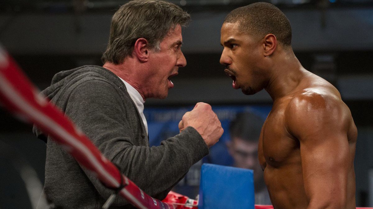 Szene aus "Creed - Rocky's Legacy" (2015) mit Sylvester Stallone und Michael B. Jordan.