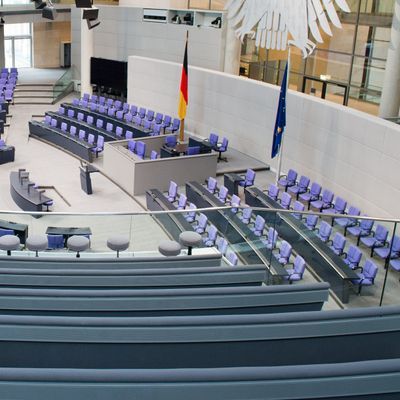 Plenarsaal des Bundestags im Reichstag. 