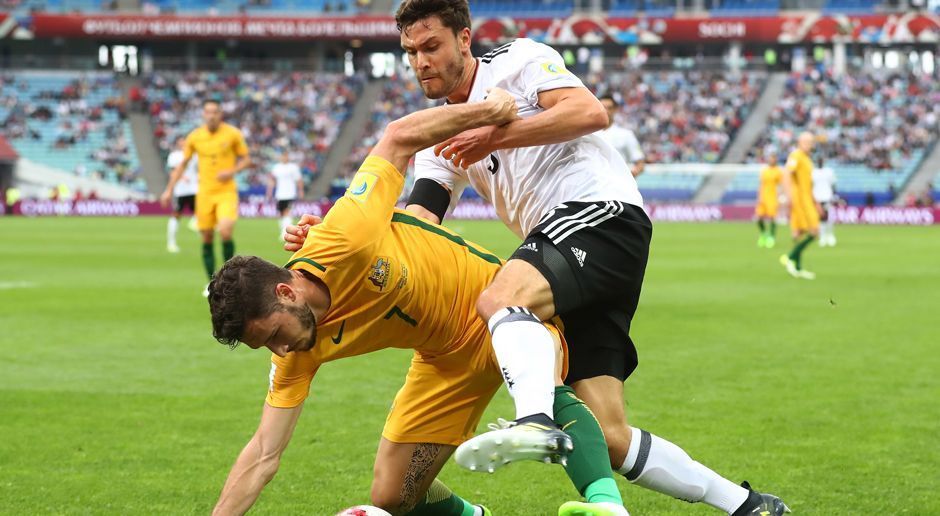 
                <strong>Jonas Hector</strong><br>
                Jonas Hector: Der Kölner Linksverteidiger hatte die gesamte linke Außenbahn für sich alleine. Hector verstand es über weite Strecken des Spiels gut, dabei die Balance zwischen Offensive und Defensive zu halten. ran-Note: 3 
              