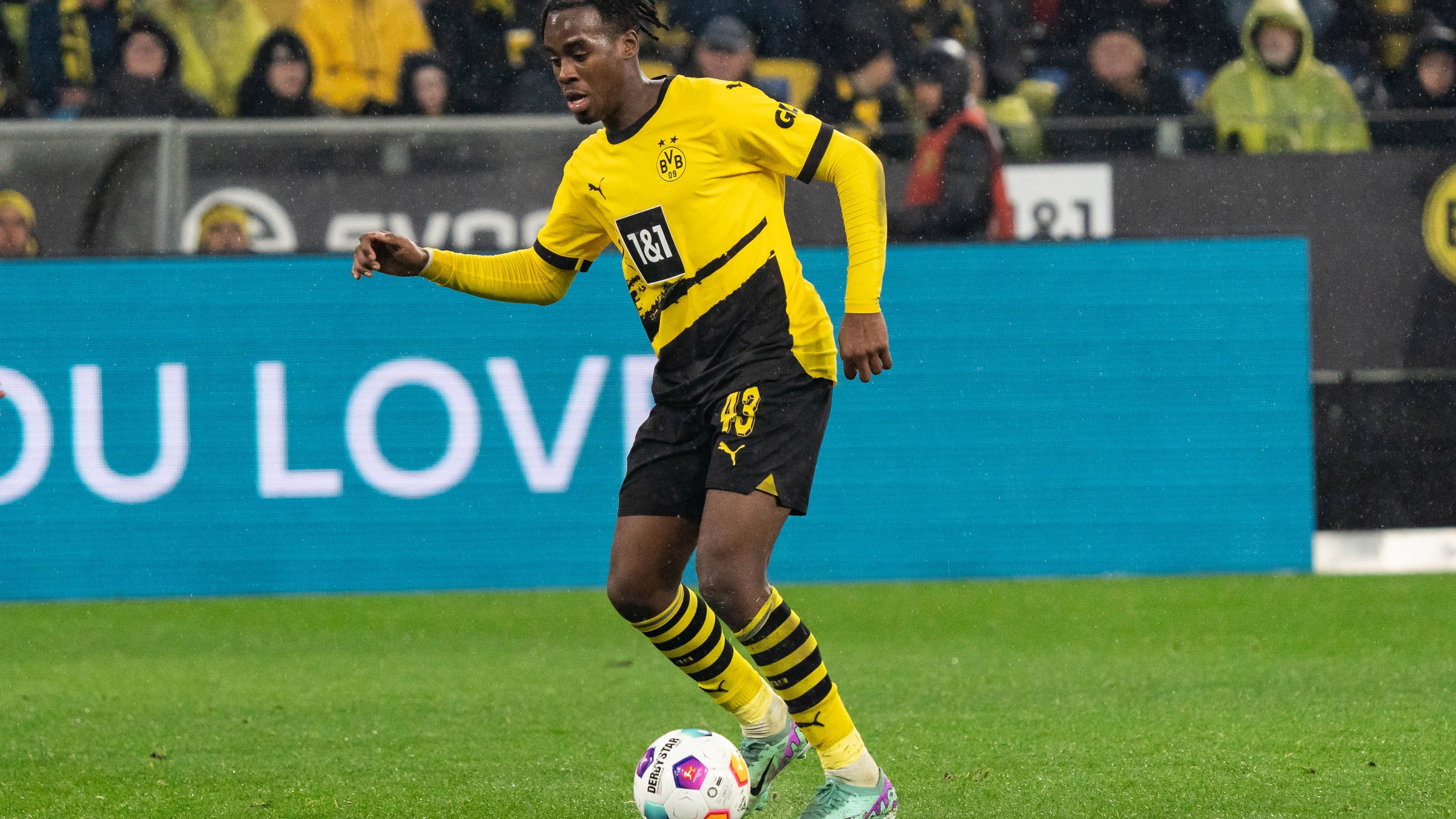 <strong>3. Einwechselspieler: Jamie Bynoe-Gittens</strong><br>Ersetzt in der Schlussphase Jadon Sancho und bereitet den Treffer zum 4:0 durch Moukoko vor. Gut gemacht. <strong><em>ran</em></strong>-<strong>Note: 2</strong>