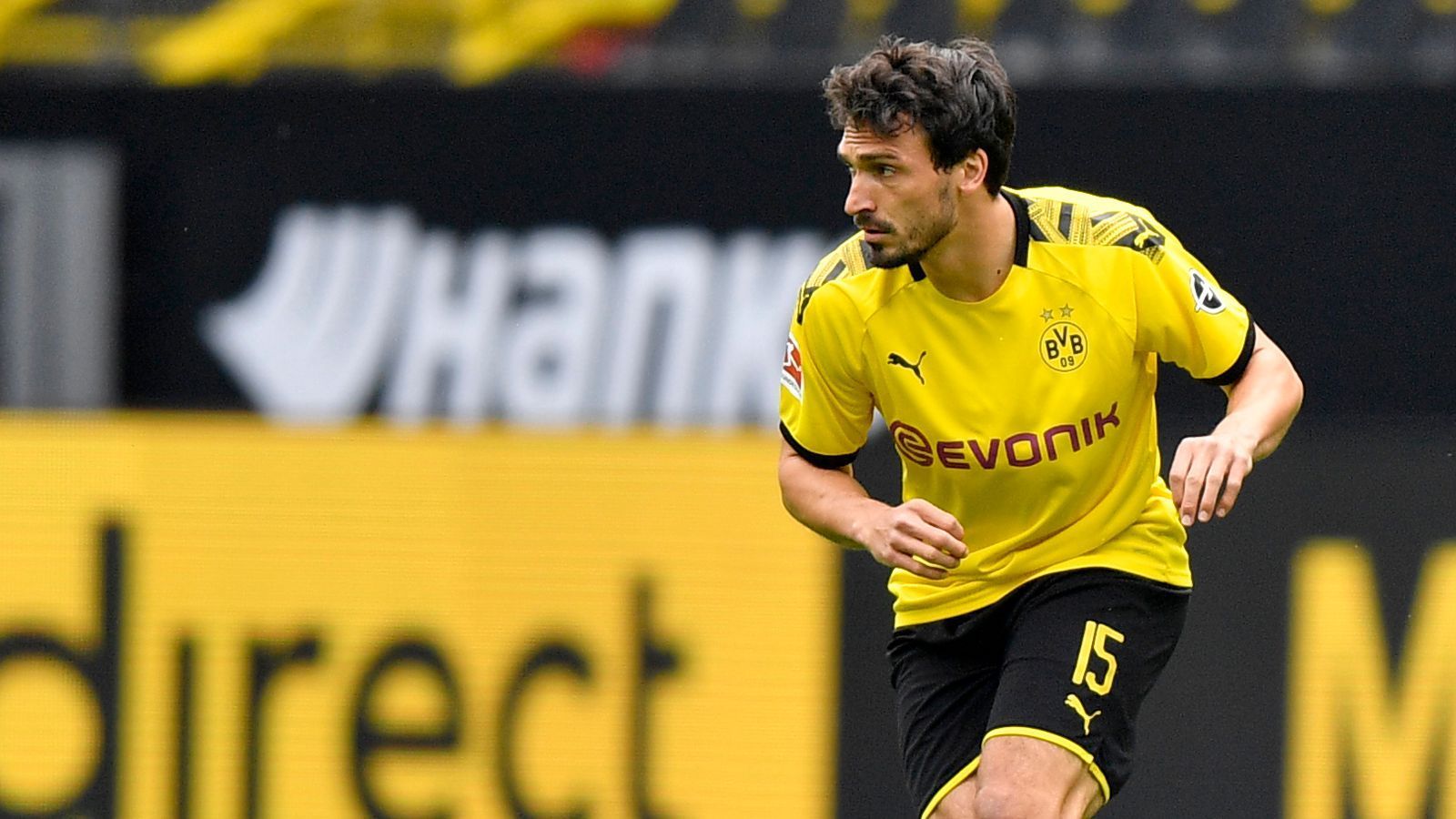 
                <strong>Mats Hummels</strong><br>
                Der gewohnte defensive Anker im Dortmunder Spiel. Ist gegen die schnellen Paderborner ein paar Mal im Laufduell gefordert, doch hat mit seiner Erfahrung keine größeren Probleme. ran-Note: 2
              