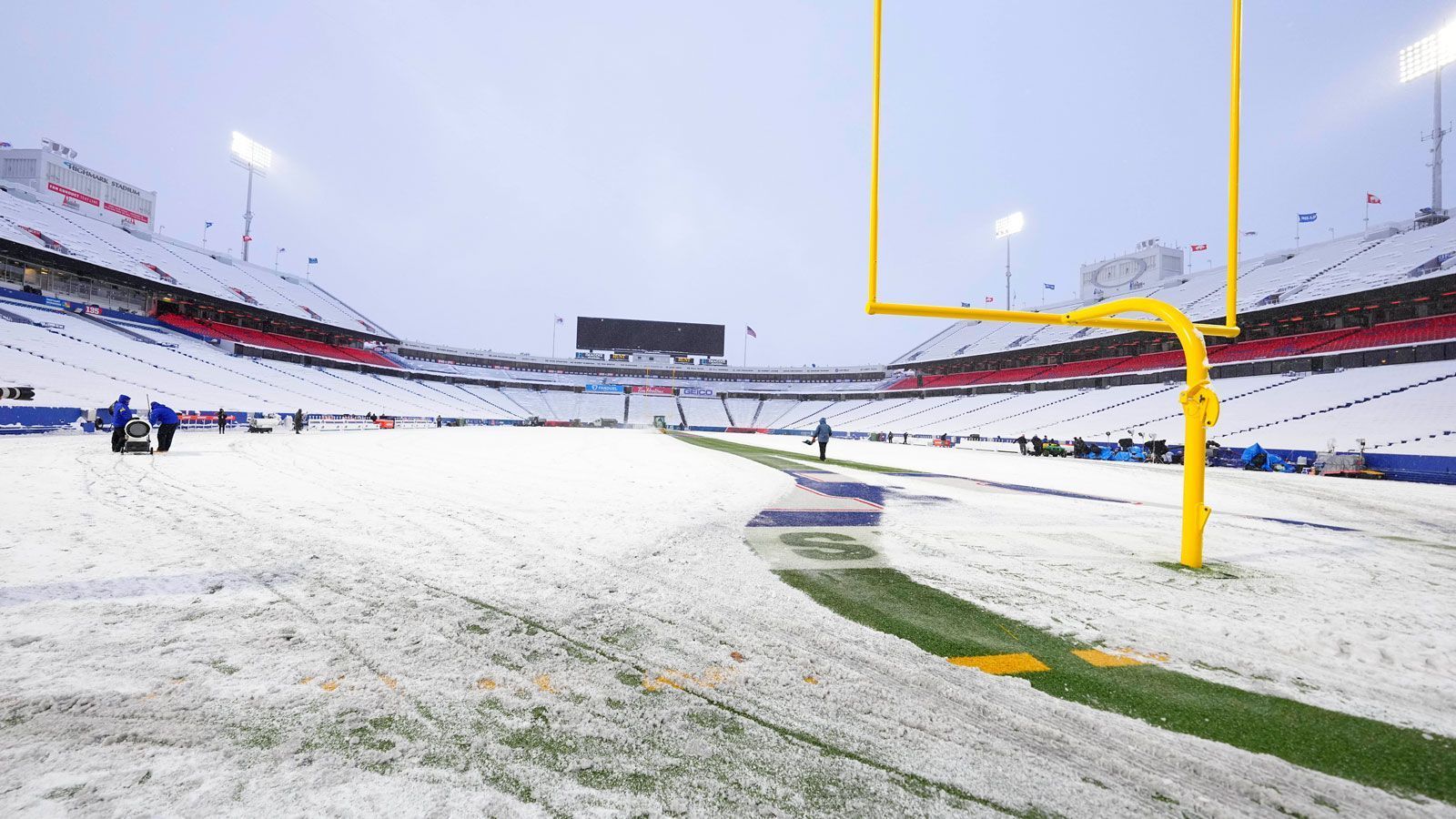 
                <strong>Buffalo Bills: Highmark Stadium</strong><br>
                Bester Name laut ChatGPT: "Blizzard Bowl"
              