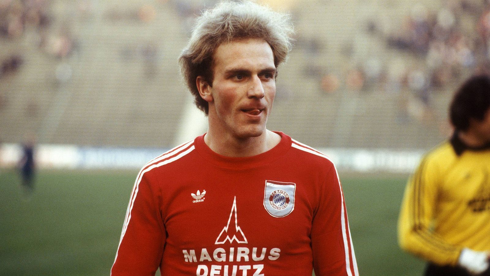 
                <strong>Karl-Heinz Rummenigge</strong><br>
                Postion: StürmerUmgerechneter Marktwert: 155 Millionen EuroBeim FC Bayern aktiv: Von 1974 bis 1984Bewertete Saison: 1980/81 (25 Jahre)
              