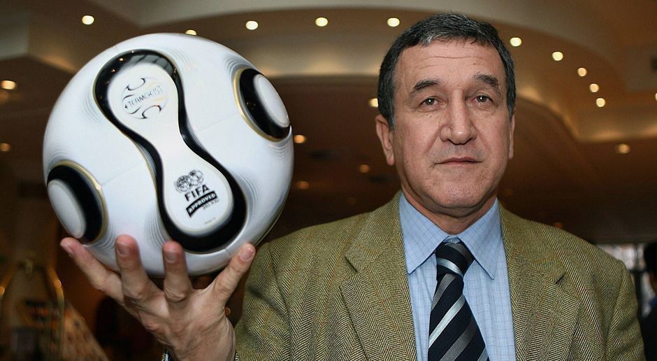 
                <strong>Die meisten WM-Teilnahmen als Trainer: Carlos Alberto Parreira (6)</strong><br>
                Der Brasilianer coachte bei Endrunden zweimal sein Heimatland (1994 und 2006), mit dem er bei seiner ersten Mission auch den Titel holte. Darüber hinaus saß er auch bei den Teams aus Kuwait (1982), den Vereinigten Arabischen Emiraten (1990), Saudi-Arabien (1998) und Südafrika (2010) auf der Bank. 
              