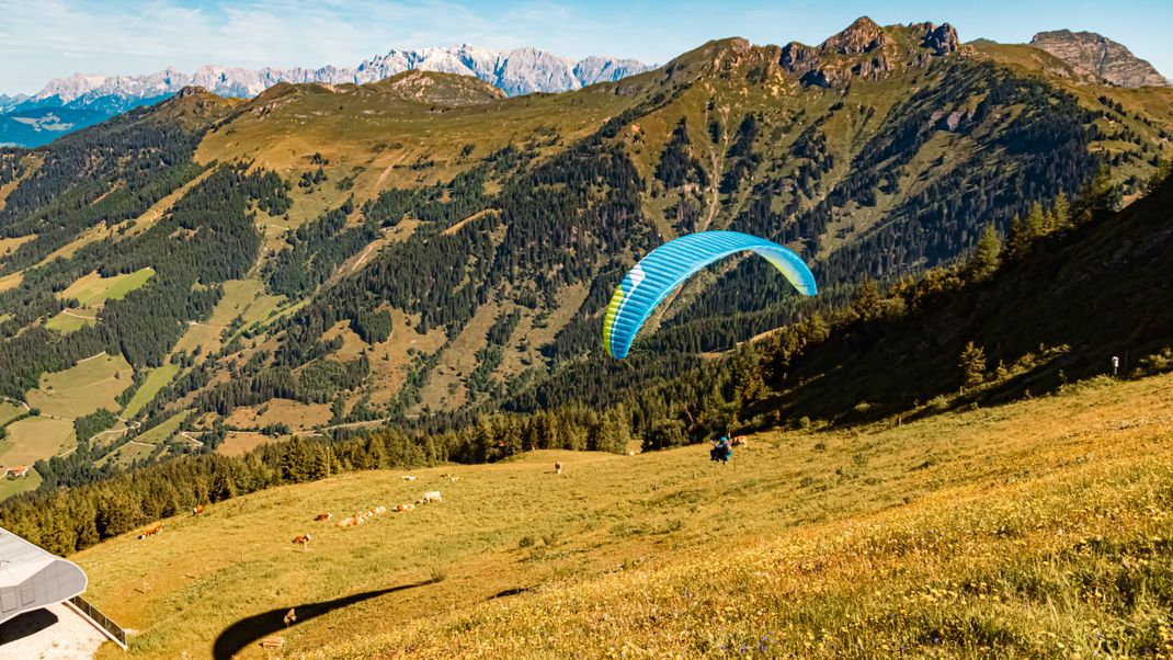 Im Bezirk Kitzbühel verunglückten am Wochenende zwei deutsche Paragleiter tödlich. (Symbolbild).