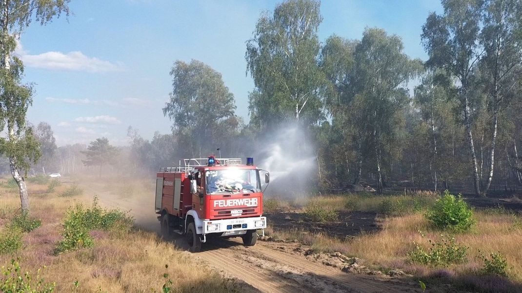 Feuerwehr bekämpft Brand