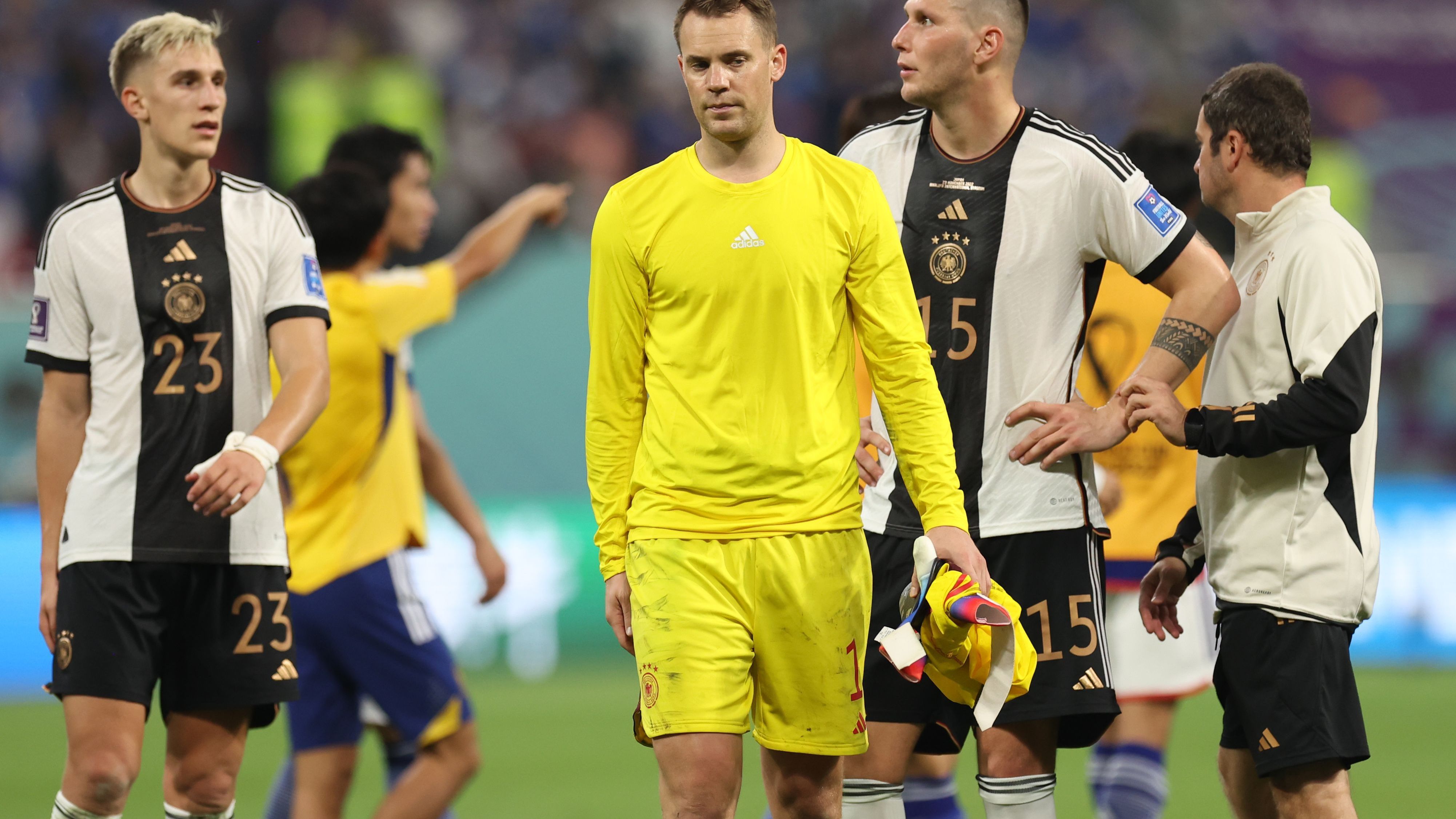 Bitterer WM Auftakt für das DFB-Team: Neuer und Co verlieren gegen Japan.