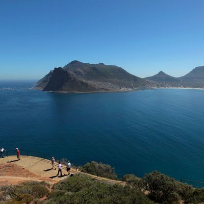 Hout Bay - beliebtes Ausflugsziel für Outdoor-Begeisterte Touristen in Kapstadt.