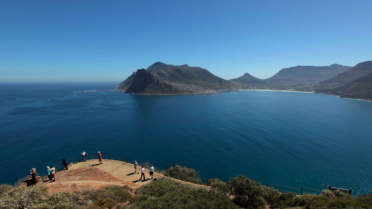 Hout Bay - beliebtes Ausflugsziel für Outdoor-Begeisterte Touristen in Kapstadt.