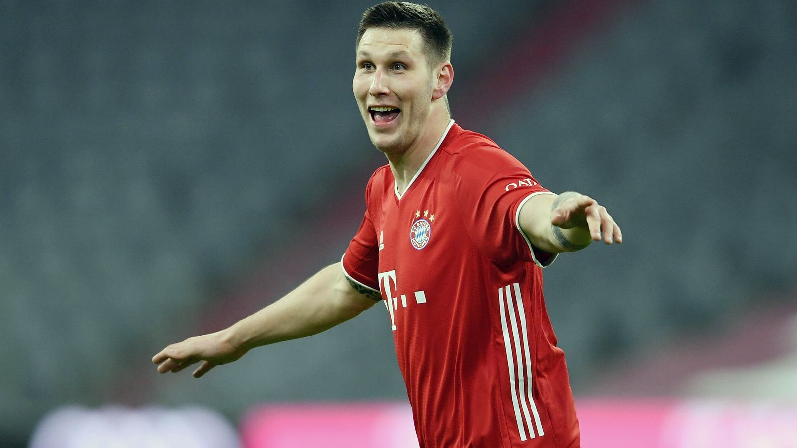 
                <strong>Niklas Süle</strong><br>
                Gibt für Pavard den Aushilfs-Rechtsverteidiger. Über seine Seite kommt Schalke zu Beginn immer wieder gefährlich vor das Tor. Schaltet sich auch in die Offensive ein, sein strammer Schuss (27.) geht über das Tor. In der zweiten Hälfte weiterhin aktiv im Angriffsspiel und präsentiert sich als ernsthafte Alternative für Flick. ran.de-Note: 2
              