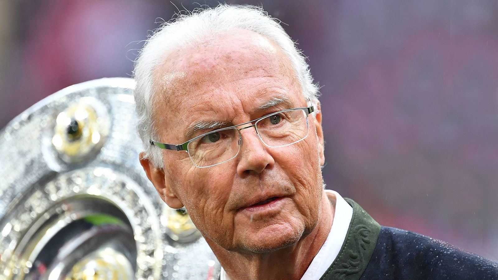 <strong>Platz 16: Franz Beckenbauer</strong><br>
                • Punkteschnitt: <strong>1,88 Punkte</strong><br>• Zeitraum: Saisons 1993/94 und 1995/1996