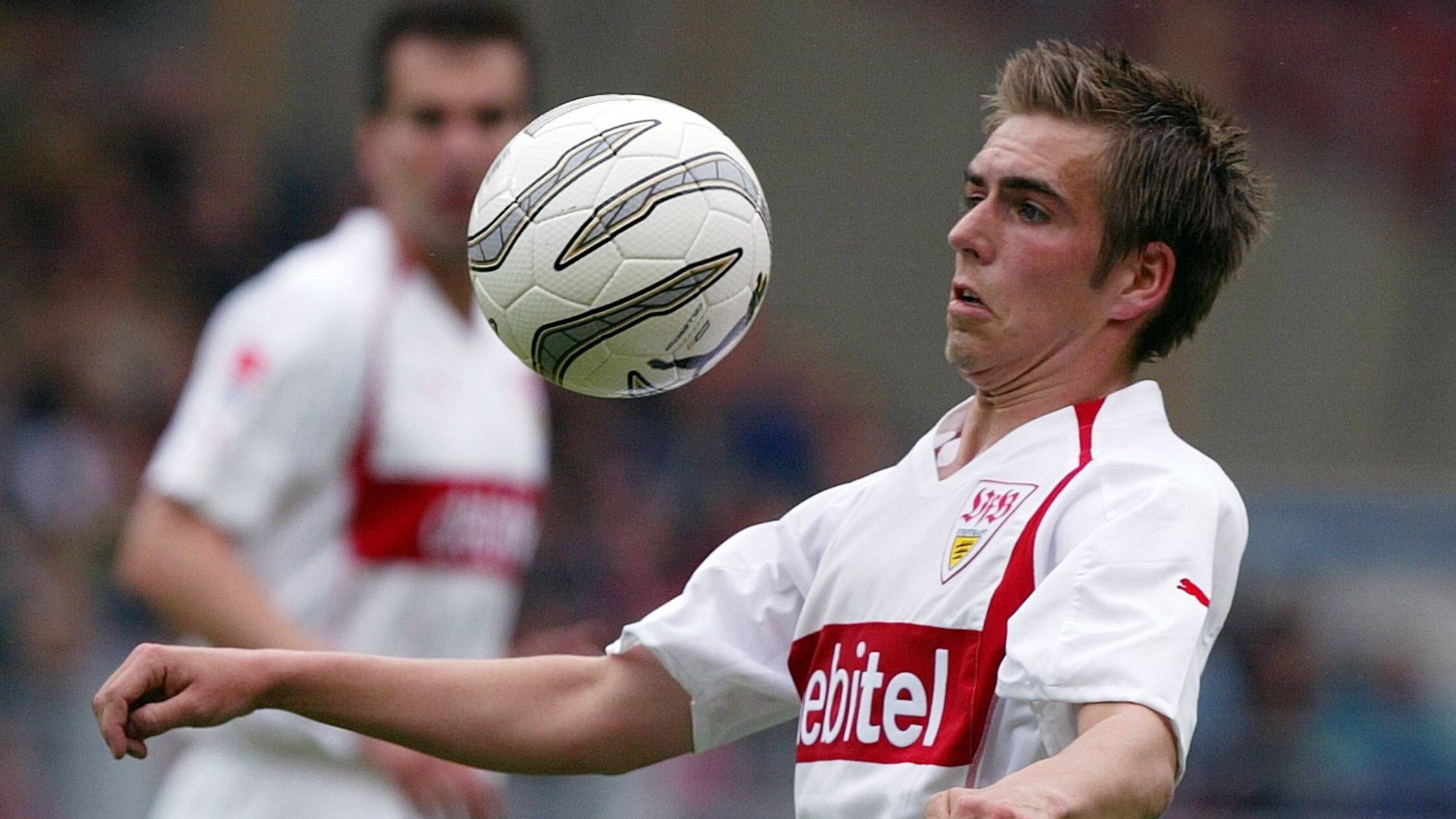 <strong>Philipp Lahm (VfB Stuttgart 2003-2005)</strong><br>Mit 19 Jahren wechselte Eigengewächs Lahm auf Leihbasis nach Stuttgart. In seiner zweiten Saison erlitt er dort einen Kreuzbandriss. Viele fürchteten, eine so schwere Verletzung in jungen Jahren könnte Lahms Karriere stoppen, bevor sie richtig angefangen hat.