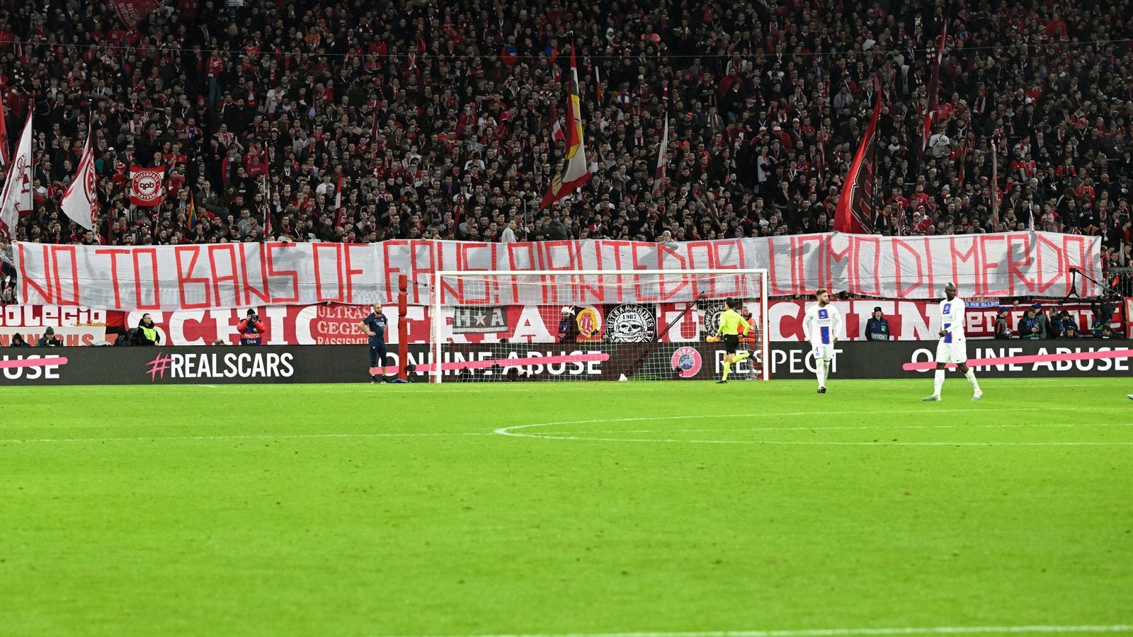 
                <strong>In Neapel ausgesperrt? Support für Eintracht-Fans</strong><br>
                Mit einem weiteren Transpart zeigten sich die Münchner solidarisch mit den Fans von Eintracht Frankfurt. Die Anhänger der Hessen könnten nach jetzigem Stand bei ihrem Achtelfinal-Rückspiel bei der SSC Neapel keinen Zutritt ins Stadion bekommen. "No To Bans Of Fans" ("Nein zum Fanverbot") lautete daher der Protest der FCB-Ultras gegen die mögliche Maßnahme des italienischen Innenministeriums, der die Eintracht-Fans aussperren möchte.
              