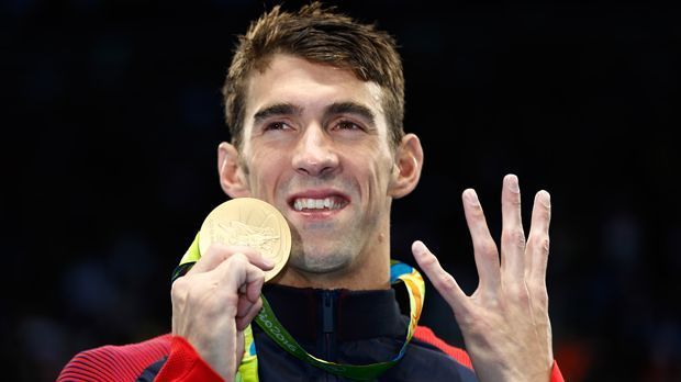 
                <strong>Erfolgreichster Einzel-Sportler</strong><br>
                Erfolgreichster Einzel-Sportler: Der US-amerikanische Schwimmstar Michael Phelps hat in Rio de Janeiro einen 2168 Jahre alten Rekord pulverisiert. Der 31-Jährige holte in Brasilien seine 13. Einzel-Goldmedaille bei Olympischen Spielen. Zuvor lag er gleich auf mit Leonidas von Rhodos, dessen Bestmarke aus dem Jahr 152 vor Christus stammt. Zudem stellte Phelps zwei weitere Bestmarke auf. Seit Olympia 2004 konnte er die Disziplin 200 Meter Lagen stets für sich entscheiden. Und: Er verbessert seinen eigenen Rekord auf nun 22 Olympia-Goldmedaillen (Einzel und Team).
              