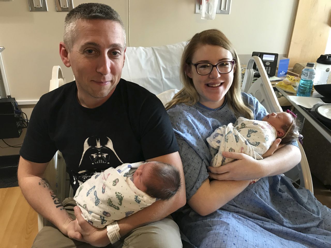 Es geht noch verrückter: Ross und Kendall Robbins nannten ihre am 4. Mai 2018 geborenen Zwillinge Rowan Luke und Kai Leia.