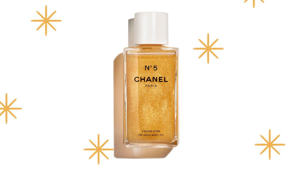 Chanel No. 5 war ein Duftfavorit von Stilikone Marilyn Monroe – wäre das Parfumöl nicht ein perfektes Weihnachtsgeschenk für eure Liebsten? 