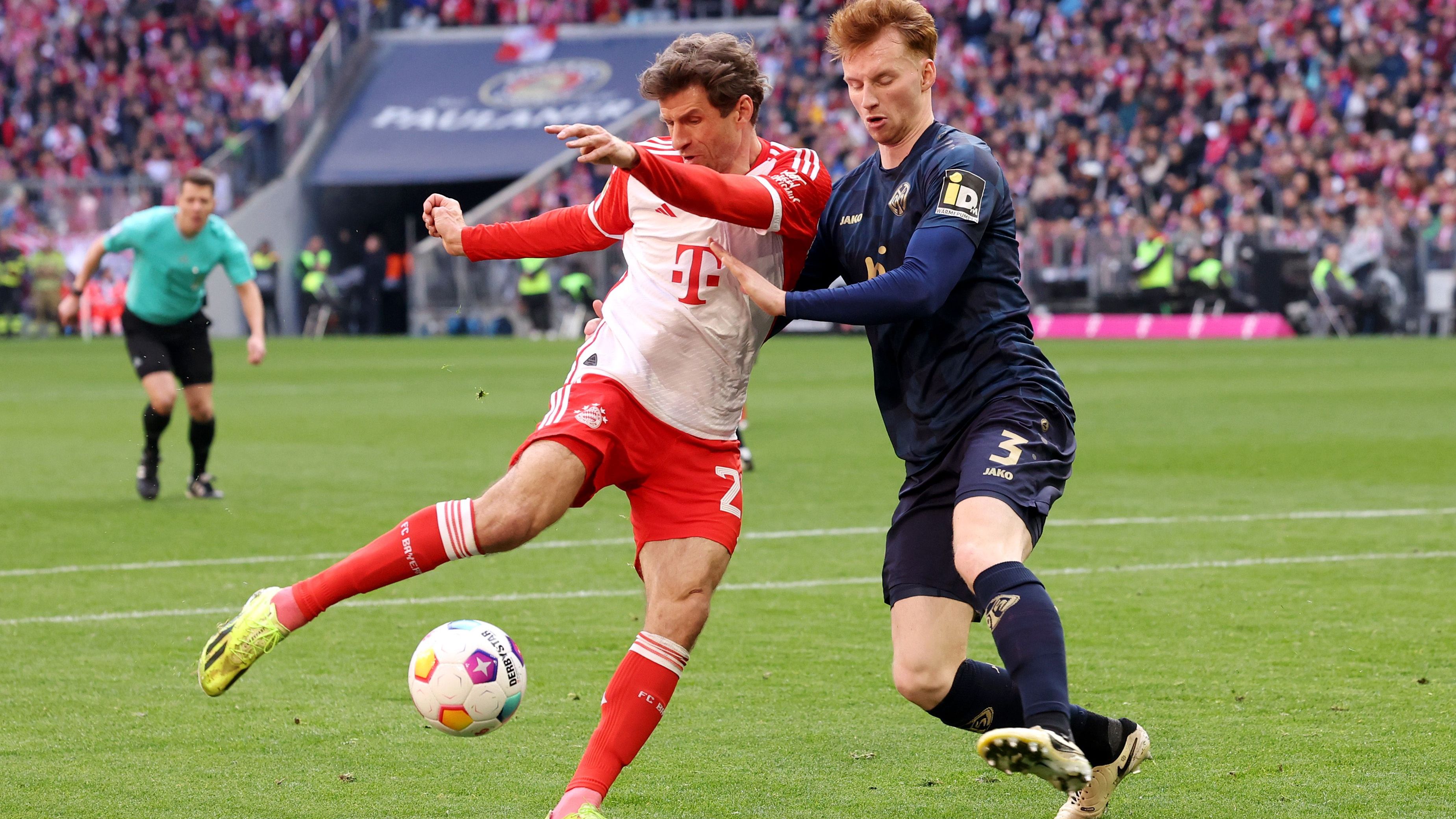 <strong>Thomas Müller</strong><br>Der Routinier sucht und findet immer wieder die freien Räume, etwa nach Neuers Abwurf, mit dem er das 1:0 einleitet. Pech, dass sein Kopfball in der Nachspielzeit der ersten Hälfte noch durch van den Berg von der Linie gekratzt wird. Belohnt sich aber direkt nach der Pause mit dem Tor zum 4:1 (47.). Erst sein zweiter Treffer in der Liga. Macht nach 62 Minuten Platz für Tel. <strong><em>ran</em>-Note: 2</strong>