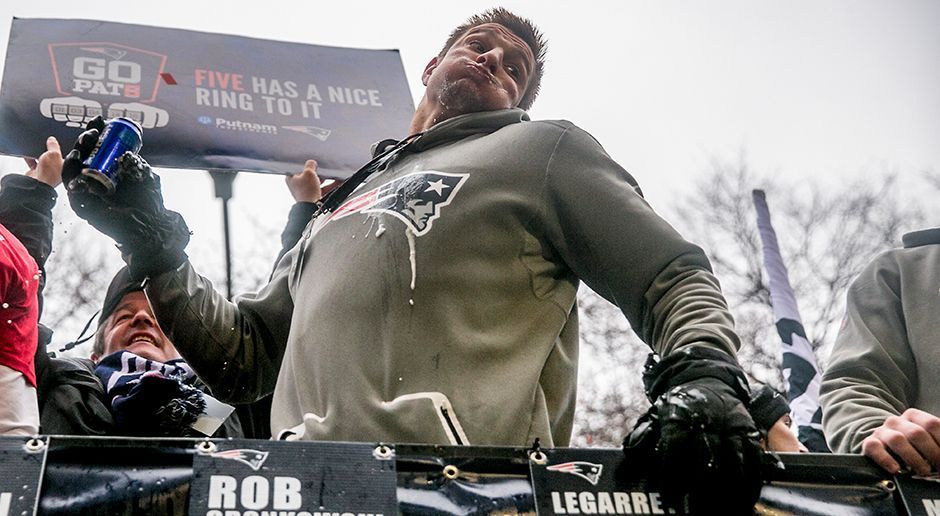 
                <strong>New England Patriots Super-Bowl-Parade</strong><br>
                Eigentlich wollte Gronk es bei der Parade ruhig angehen lassen und nicht zu stark feiern.
              