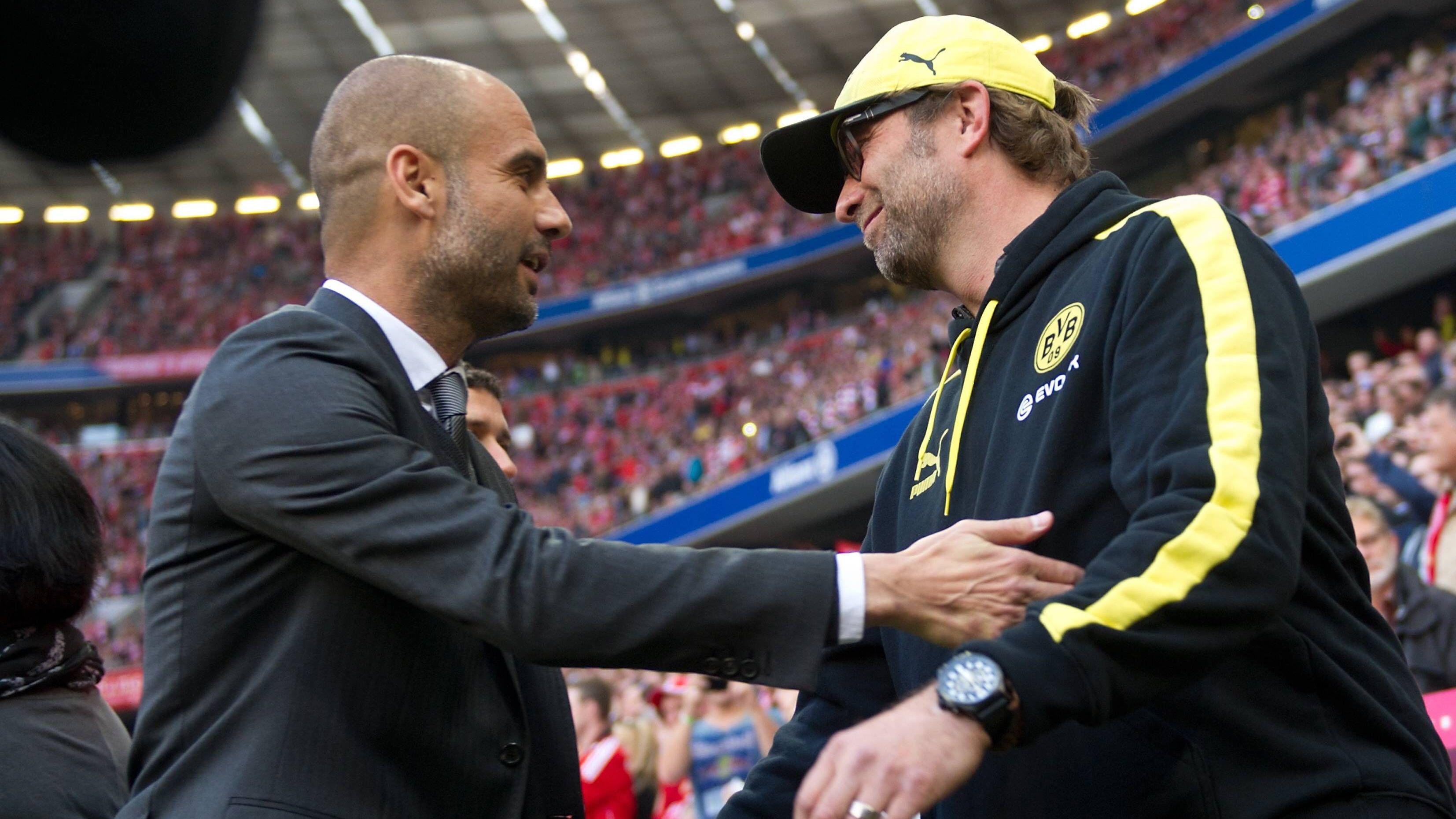 <strong>27. Juli 2013: Bayern München - Borussia Dortmund 2:4 (Supercup)</strong><br>Zwei Monate nach dem Bayern-Triumph über den BVB im Champions-League-Finale gibt Guardiola sein Pflichtspieldebüt auf der Münchner Bank. Die Atmosphäre ist nach dem Transfer von Mario Götze zum Rekordmeister aufgeheizt, zumal Robert Lewandowski ihm folgen will...