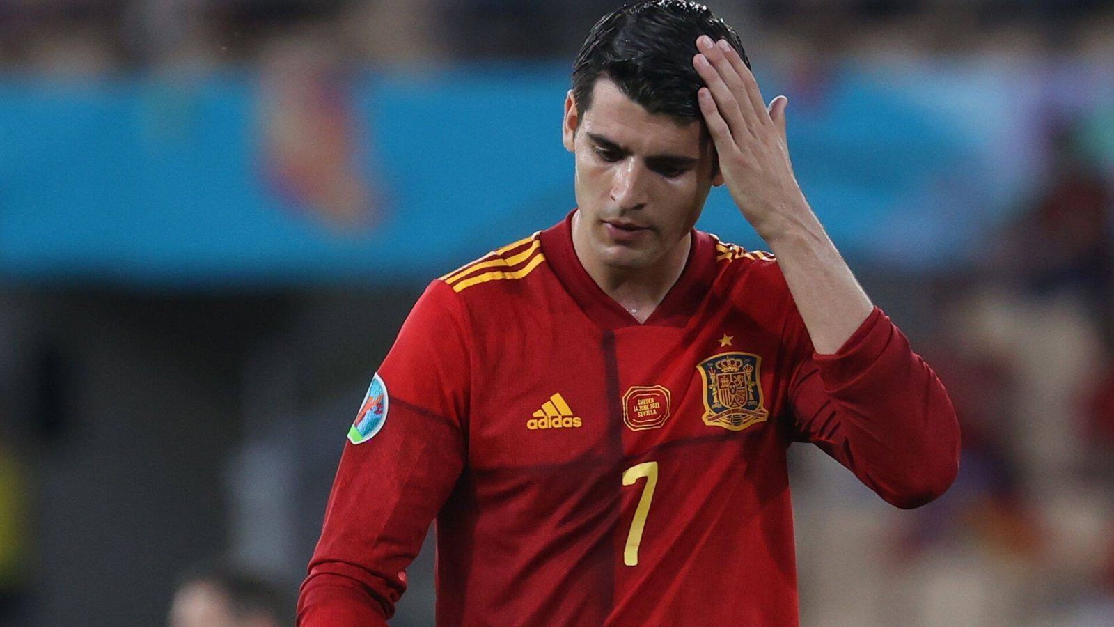 
                <strong>Alvaro Morata</strong><br>
                Der spanische Mittelstürmer agiert von Beginn an druckvoll und läuft die schwedische Verteidigung früh an. Moratas lauernde Spielweise wird kurz vor der Pause fast belohnt, allerdings verpasst der Stürmer knapp den Führungstreffer. In der zweiten Hälfte vergibt der gefährlichste Spieler der Spanier erneut eine gute Chance, ehe er in der 65. Minute durch Sarabia ersetzt wird. ran-Note: 2
              