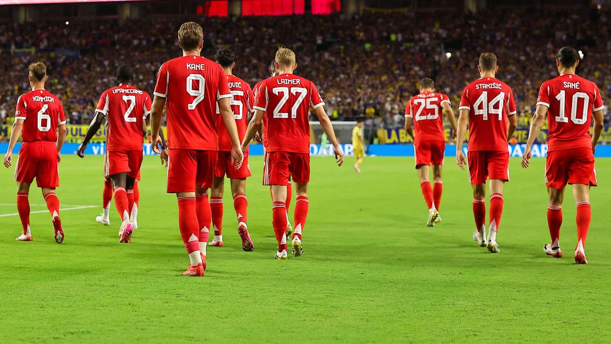 21.06.2025, FIFA Club World Cup 2025, Gruppe C, FC Bayern München - CA Boca Juniors, im Hard-Rock-Stadium in Miami, Florida (USA), nachdenkliche Bayernspieler, Harry Kane (FC Bayern München), Konra...