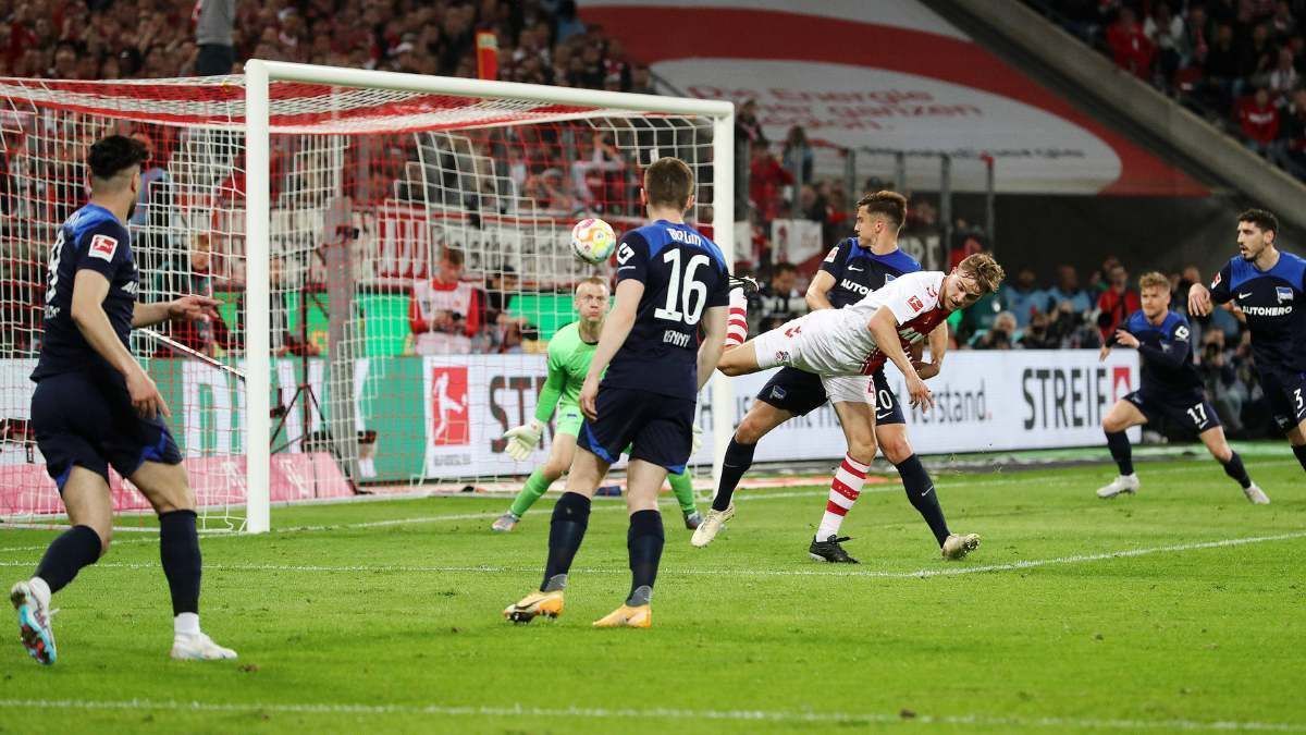 
                <strong>Gewinner: Timo Hübers</strong><br>
                Eine Augenweide, dieses Tor. Worte reichen nicht, um den Hacken-Volley (?!) von Timo Hübers gebührend zu feiern. Außerdem war es bereits der zweite Treffer des Kölner Verteidigers an diesem Abend. Der 1. FC Köln besiegte Hertha BSC 5:2 - und Innenverteidiger Hübers ist dank seines Doppelpacks der Matchwinner. 
              