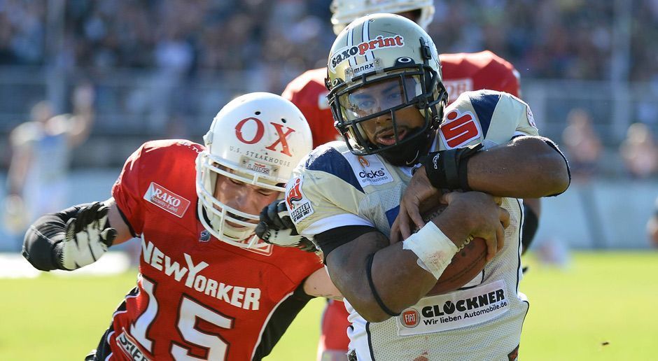 
                <strong>2013: New Yorker Lions</strong><br>
                2013: New Yorker Lions. Die Braunschweiger (rotes Trikot) sind in Deutschland einfach ein Top-Team. 2013 machten es die Dresden Monarchs lange spannend, führten vor dem letzten Viertel noch mit 26:21. Doch das sollte am Ende nicht reichen. Endstand: 35:34 für die Lions. 
              