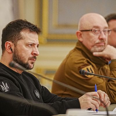 Der ukrainische Präsident Selenskyj und Verteidigungsminister Resnikow