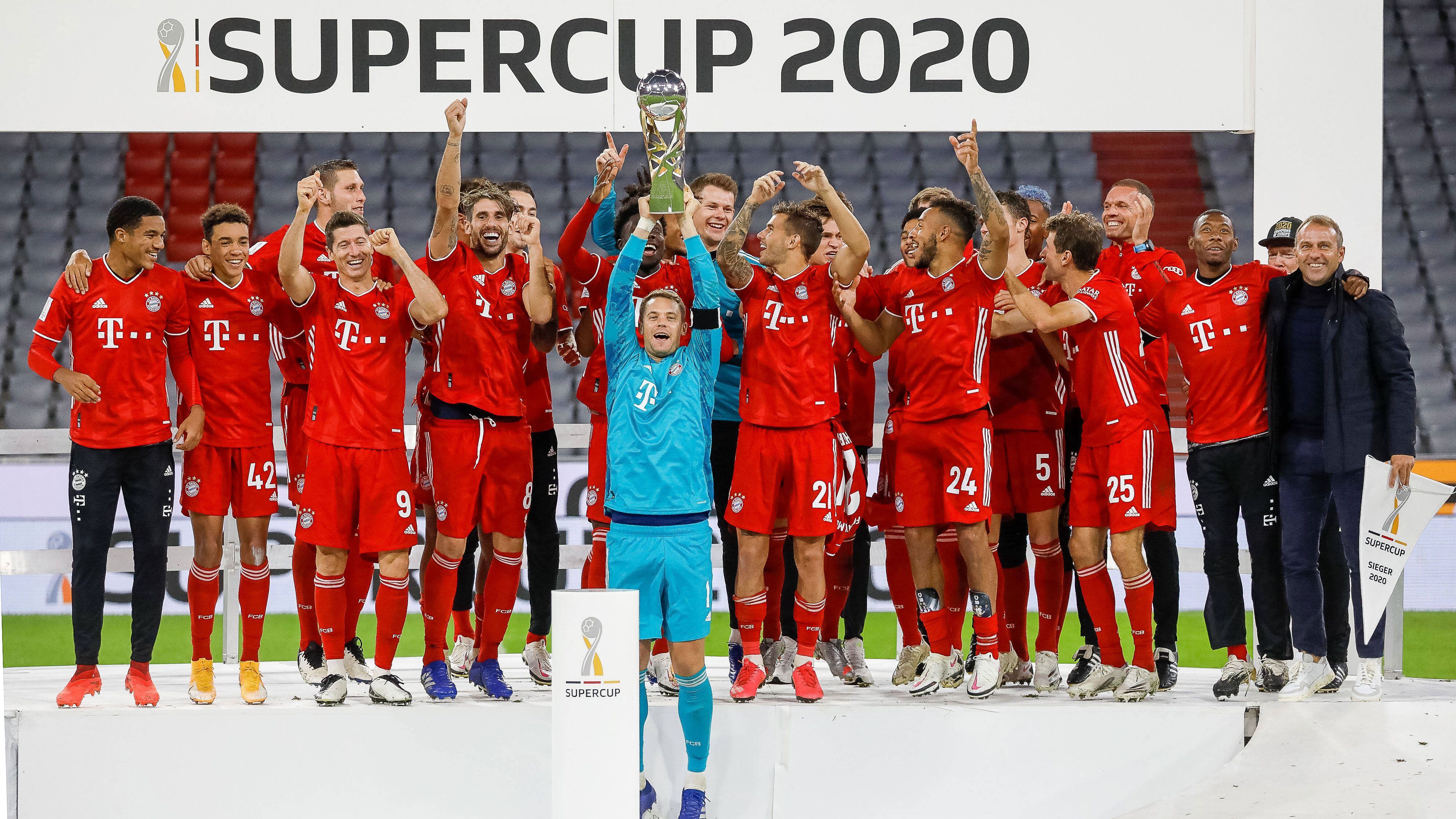 
                <strong>Supercup-Siege</strong><br>
                Wenig überraschend hat der deutsche Rekordmeister mit acht Siegen bislang auch die meisten Erfolge feiern können, auch in dieser Kategorie liegt die Borussia mit sechs Erfolgen auf Rang zwei. In den direkten Duellen ist die Bilanz mit 4:4-Siegen allerdings ausgeglichen.
              