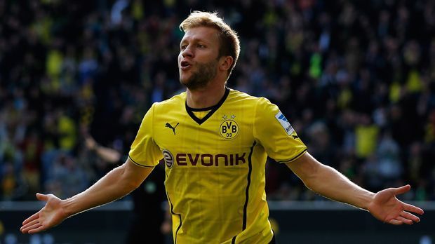 
                <strong>Jakub Blaszczykowski (Zugang VfL Wolfsburg)</strong><br>
                Jakub Blaszczykowski (Zugang VfL Wolfsburg): Jakub Blaszczykowski bleibt in der Bundesliga. "Kuba" wechselt von Borussia Dortmund zum VfL Wolfsburg und unterschreibt einen Vertrag bis 2019. Der polnische Nationalspieler kostet die "Wölfe" angeblich rund fünf Millionen Euro Ablöse. Nach seiner Leihe zum AC Florenz kehrte der 30-Jährige in diesem Sommer zurück, spielte in den Planungen von BVB-Coach Thomas Tuchel aber keine Rolle. Für die Borussia machte er insgesamt 197 Bundesligaspiele.
              