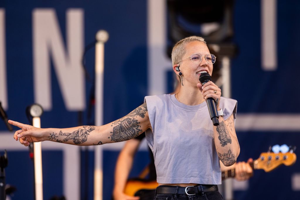 Schock: Stefanie Heinzmann sieht nach ihrer Typveränderung KOMPLETT ...