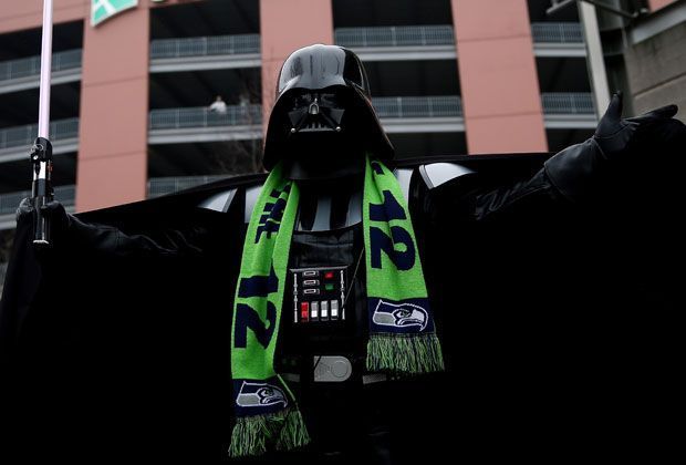 
                <strong>Crazy,loco, NFL!</strong><br>
                Die Anhänger der Seahawks sind dafür bekannt, die lautesten der ganzen NFL zu sein. Welchen Anteil Darth Vader wohl an dem Gebrüll hat?
              