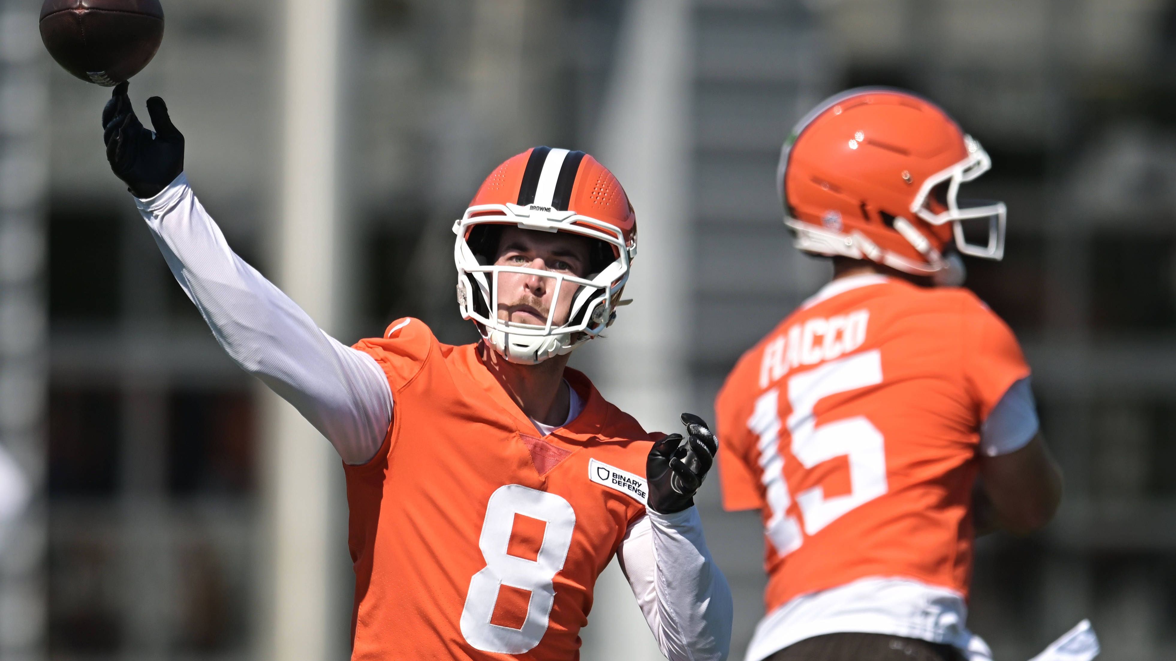 <strong>Cleveland Browns</strong><br>QB Tyler Huntley<br>RB Toa Taua<br>TE Sal Cannella<br>TE Mitch Van Vooren<br>OT Jackson Barton<br>OT Sebastian Gutierrez<br>OT Jason Ivey<br>OT Lorenzo Thompson<br>G Javion Cohen<br>G Dartanyan Tinsley<br>C Bucky Williams<br>DT Ralph Holley<br>DE KJ Henry<br>DE Titus Leo<br>LB Marvin Moody<br>LB Charles Thomas<br>CB Chigozie Anusiem<br>CB Tony Brown<br>CB Christian Holmes<br>CB Keenan Isaac<br>CB Darius Rush<br>S Nik Needham