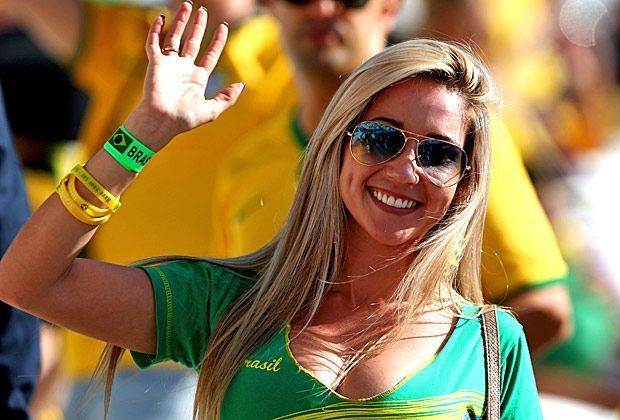
                <strong>Verrückt, sexy, skurril: Fans in Brasilien </strong><br>
                So schön wird man in Brasilien also willkommen geheißen. Herrlich!
              