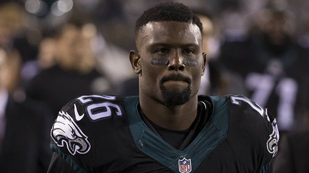 
                <strong>Walter Thurmond (Philadelphia Eagles)</strong><br>
                Nach nur sechs Spielzeiten in der NFL beendet Walter Thurmond seine aktive Karriere. Der Safety der Philadelphia Eagles zeigte in der vergangenen Saison eine starke Leistung, schlug allerdings mehrere lukrative Vertragsangebote ab. Im Gespräch mit der NFL gab der 28-Jährige an, dass er frustriert darüber sei, die Hälfte seiner Karriere verletzt gewesen zu sein und dass er zufrieden mit dem Geld sei, das er während seiner Laufbahn verdient hat. In der NFL lief Thurmond auch für die New York Giants und Seattle Seahawks auf, mit denen er 2014 den Super Bowl gewann. In Zukunft will Thurmond Filme produzieren und denkt an eine Karriere als Schauspieler.
              