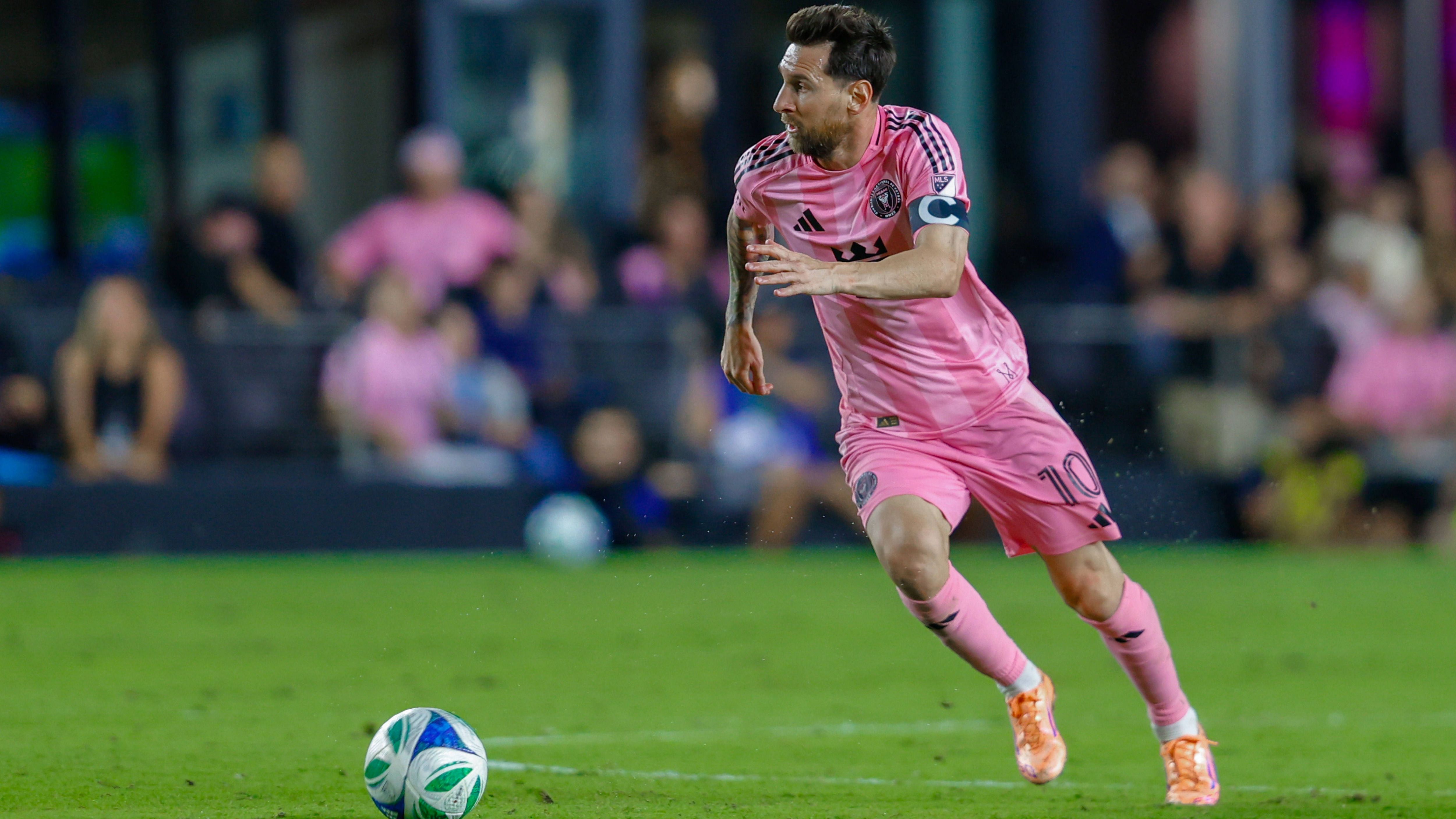 <strong>Lionel Messi (geboren am 24.06.1987)</strong><br><strong>Verein:</strong> Inter Miami<br><strong>Marktwert:</strong> 18 Millionen Euro<br><strong>Nationalität:</strong> Argentinisch