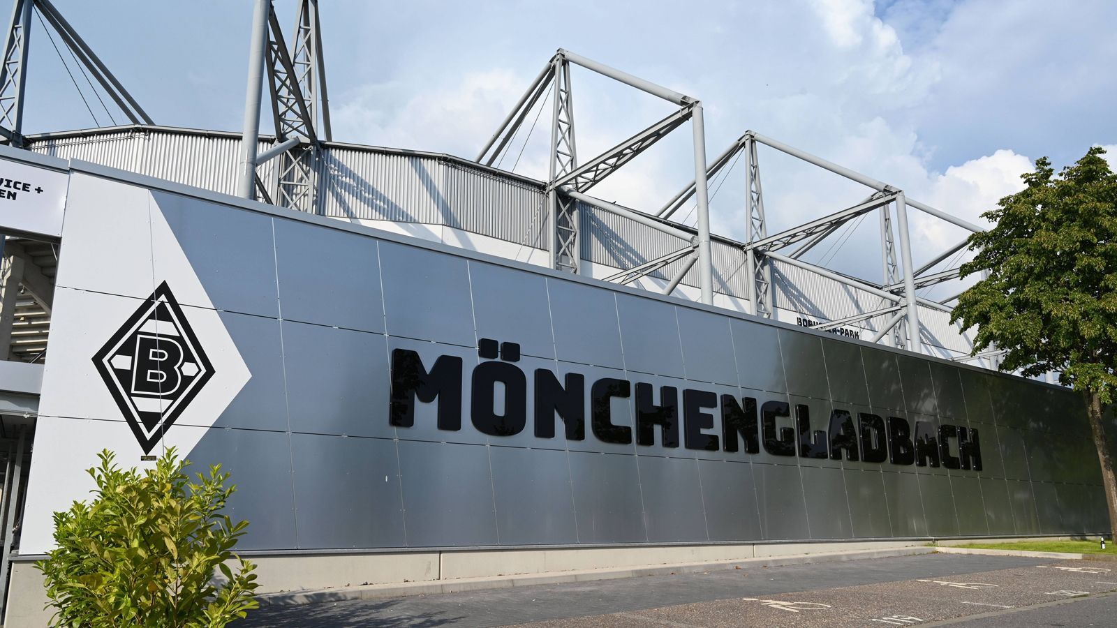 
                <strong>Platz 5: Borussia Mönchengladbach </strong><br>
                Eigenkapital: 91,2 Millionen EuroVerbindlichkeiten: 102,5 Millionen Euro
              