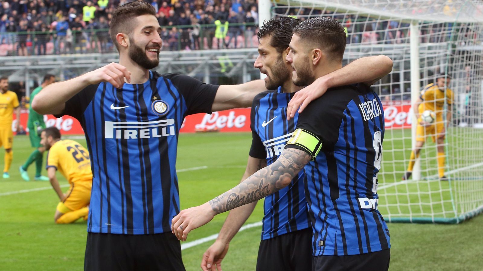 
                <strong>Platz 17 - Inter Mailand (Italien)</strong><br>
                Social-Media-Fans gesamt: 13,2 MillionenFacebook: 9,5 MillionenTwitter: 1,9 MillionenInstagram: 1,8 Millionen
              