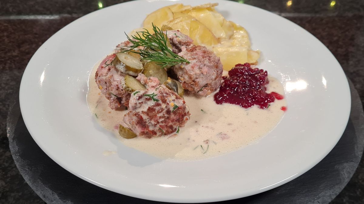 Echtzeitkochen Köttbullar mit Püree 