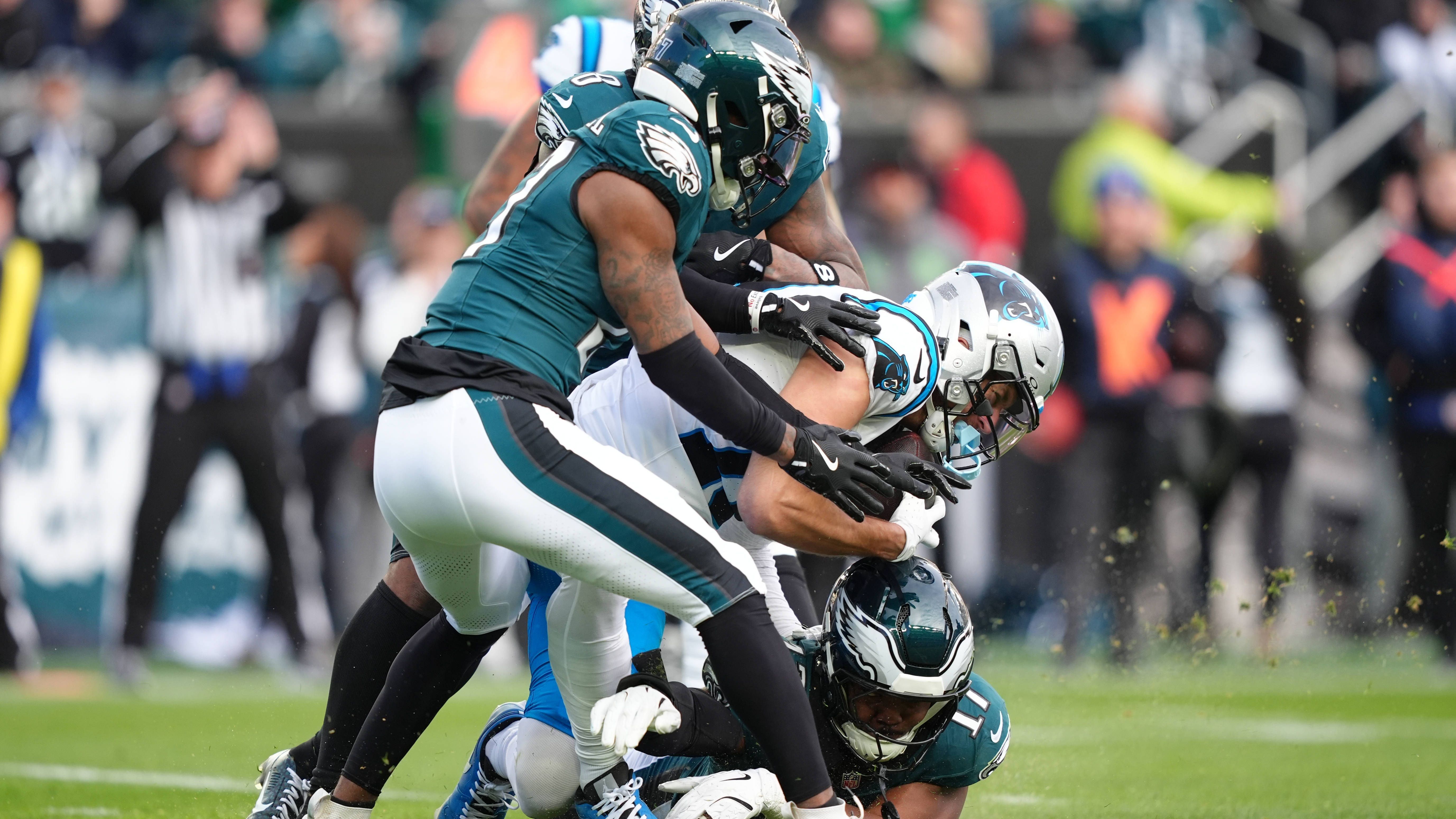 <strong>Platz 2: Philadelphia Eagles<br></strong>Die Eagles-Defensive war maßgeblich am deutlichen Sieg im Super Bowl beteiligt. In der Offseason mussten einige Abgänge verkraftet werden, aber die Eagles können diese intern gut abfedern. Im Draft besserten sie zudem nochmal nach und stellen so auch in der kommenden Saison eine talentierte, breit aufgestellte Defensive.