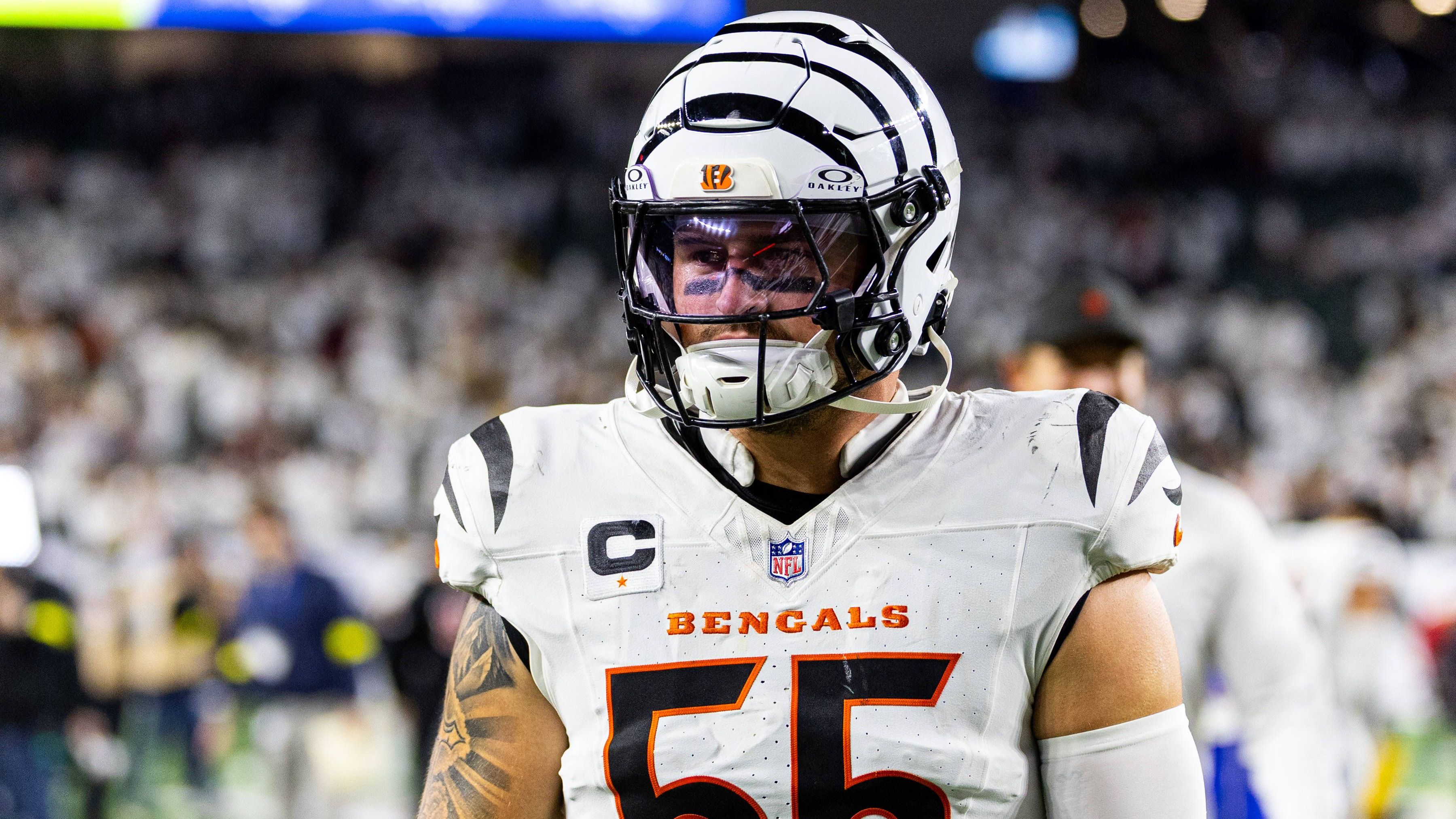 <em><strong>Logan Wilson (Cincinnati Bengals)</strong><br>Wie "ESPN" berichtet, hat Linebacker Logan Wilson bei den Cincinnati Bengals offiziell um einen Trade gebeten. Demnach soll der Team-Kapitän unzufrieden mit seiner Spielzeit sein. Zwar startete er in bisher jedem der sieben Spiele, die meisten Snaps erhielten jedoch die Rookies Barrett Carter und Demetrius Knight. Damit ist er nach Trey Hendrickson bereits der zweite Spieler der Bengals-Defense, der einen Trade eingefordert hat.</em>