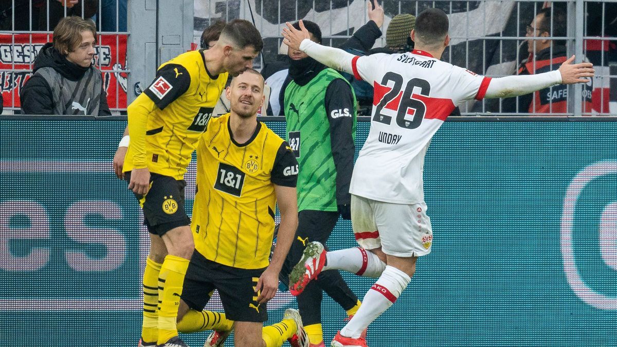 Eigentor Pech fuer Waldemar Anton (Borussia Dortmund 09, 03), Deniz Undav (VfB Stuttgart, 26) jubelt ueber die Fuehrung, GER BVB Borussia Dortmund 09 vs. VfB Stuttgart, Fussball, Bundesliga, Spielt...