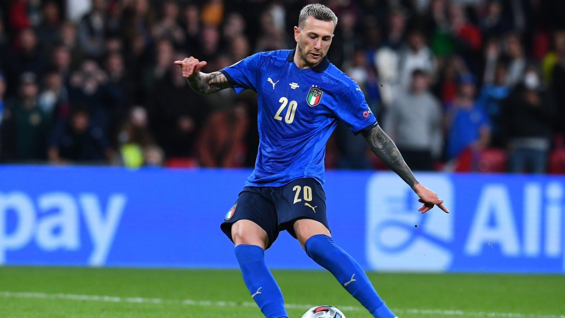 
                <strong>Federico Bernardeschi (Italien)</strong><br>
                Kam kurz vor Ende der regulären Spielzeit und sorgte das eine oder andere Mal für Gefahr. Machte seinen Job als Joker im Sturm ordentlich.  Verwandelte seinen Elfmeter eiskalt in die Mitte. ran-Note: 2
              