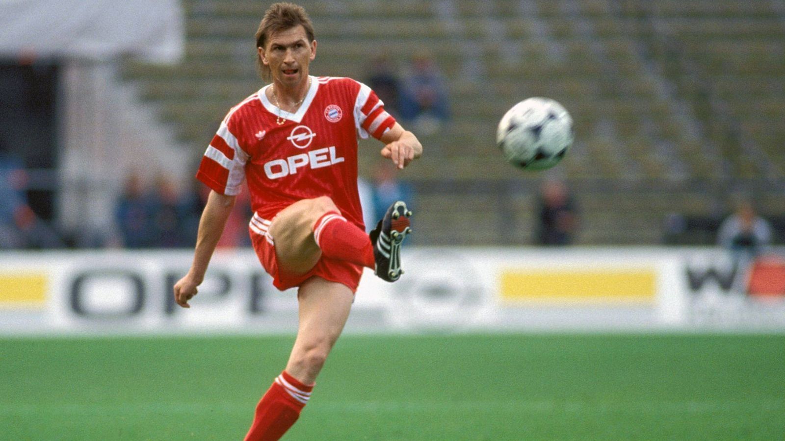 
                <strong>Platz 13 - Klaus Augenthaler</strong><br>
                Bundesliga-Siege: 228Bundesliga-Spiele: 404Bundesliga-Tore: 52In der Bundesliga aktiv für: FC Bayern München
              