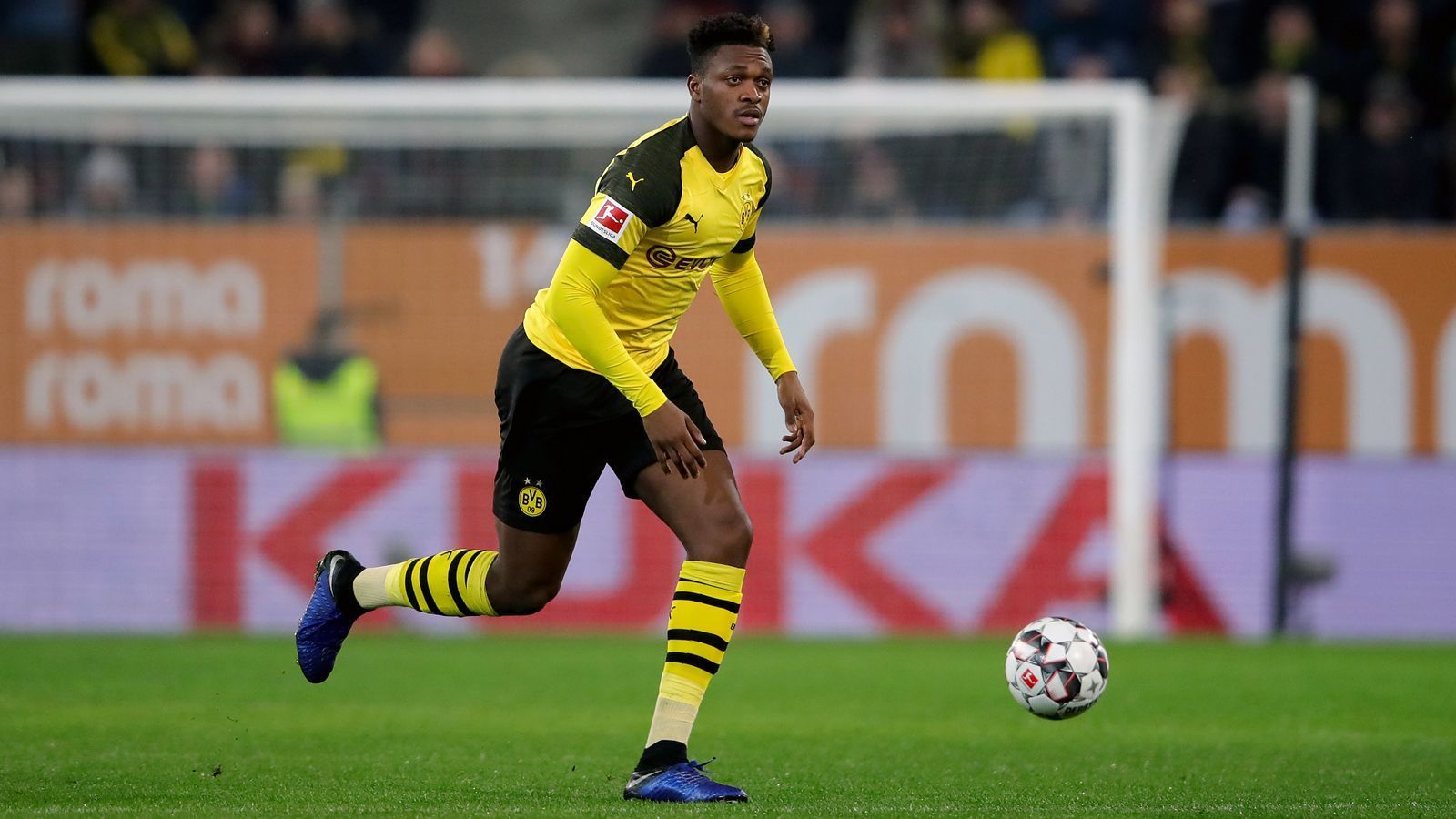 
                <strong>Platz 1 - Dan-Axel Zagadou (Borussia Dortmund)</strong><br>
                Zweikampf-Quote: 70,39 ProzentBestrittene Zweikämpfe: 206Saison-Einsätze: 17
              