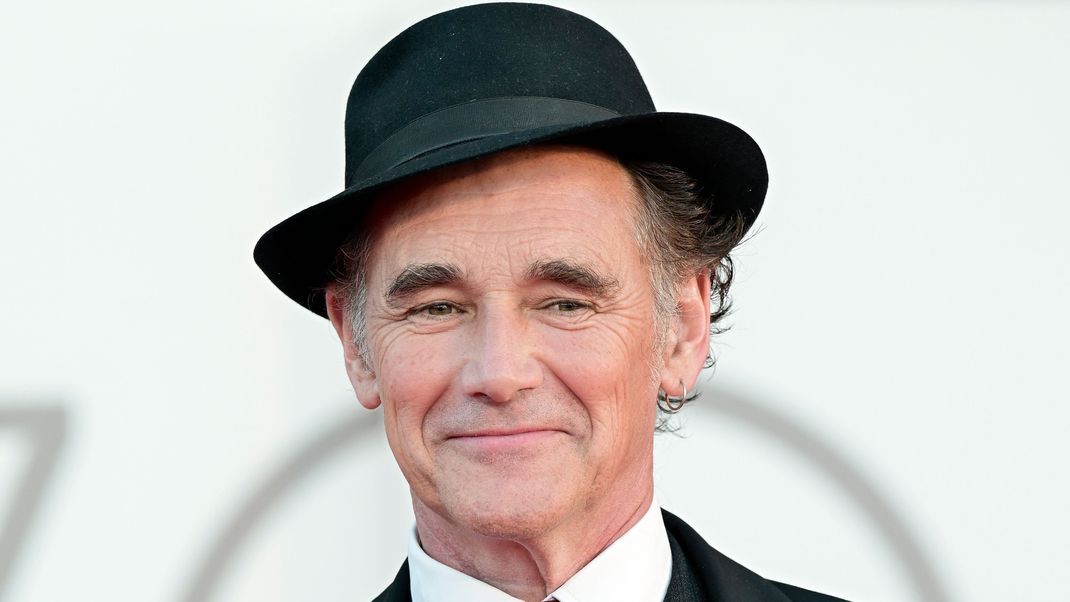 Hollywood-Star Mark Rylance soll laut Insiderinformationen der Favorit von HBO für die Rolle des Dumbledore sein.