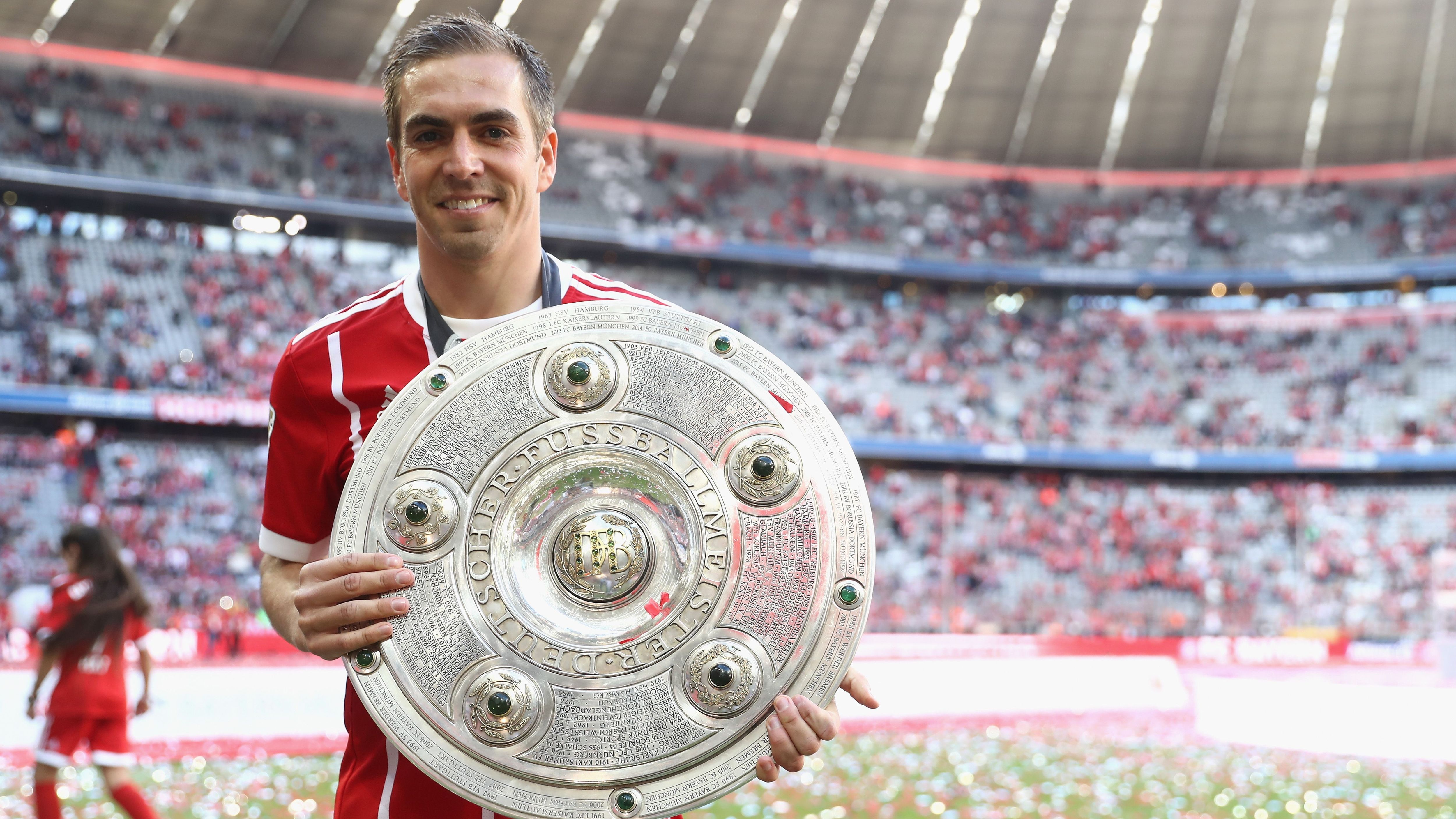 <strong>Philipp Lahm (FC Bayern 2002-2003, 2005-2017)</strong><br>Doch das Gegenteil geschah. Lahm avancierte zu einem der besten Spieler der Vereinsgeschichte, wurde später Kapitän und kann auf zwölf erfolgreiche Jahre bei Bayern zurückblicken.