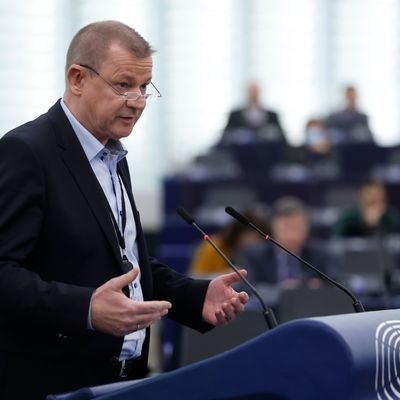 Der deutsche CDU-Politiker Pieper verzichtet nach Kritik an seiner Ernennung zum Mittelstands-Beauftragten der EU-Kommission.