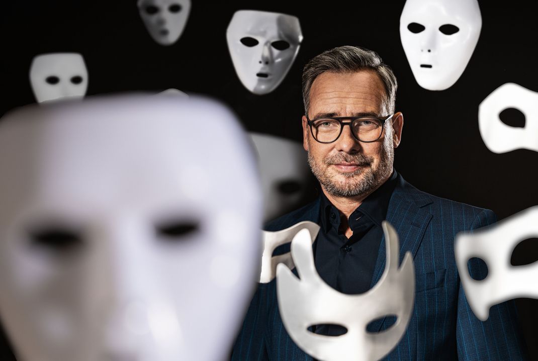 Matthias Opdenhövel bleibt "The Masked Singer" auch in der 9. Staffel als Moderator treu. Alle aktuellen Geschehnisse zu Deutschlands größtem TV-Rätsel findest du im Newsblog.